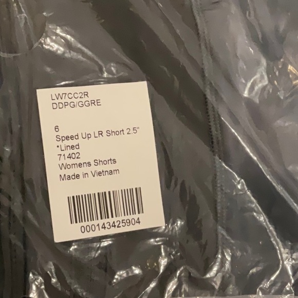 A Lululemon 🍋 Speed Up Low-Rise Lined Short 2.5" - Picture 5 of 5